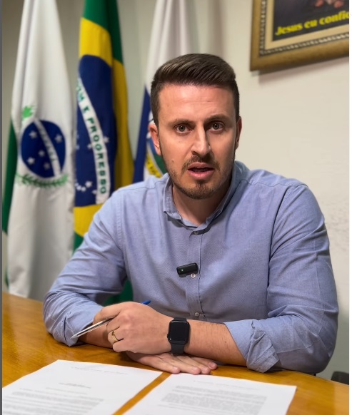 Prefeito da Fazenda Rio Grande reduz o próprio salário em 50%