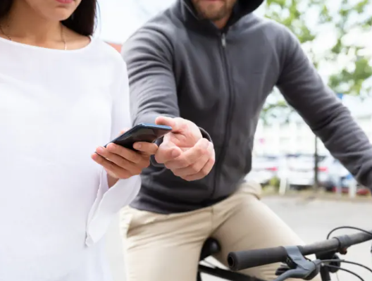 A cada 43 minutos, um celular é furtado ou roubado em Curitiba