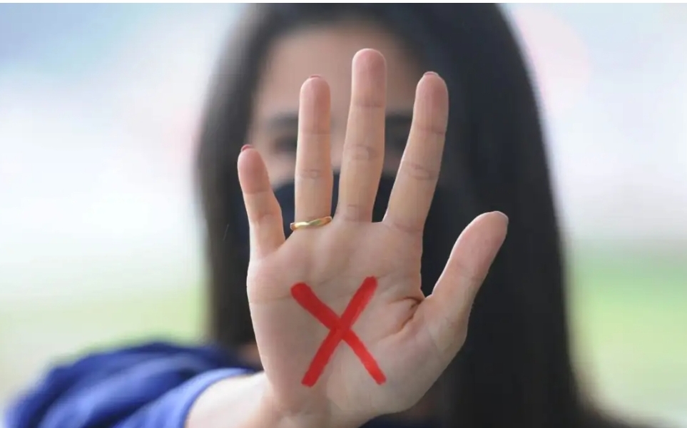 Programa que combate feminicídio e violência doméstica será expandido para todo o Paraná