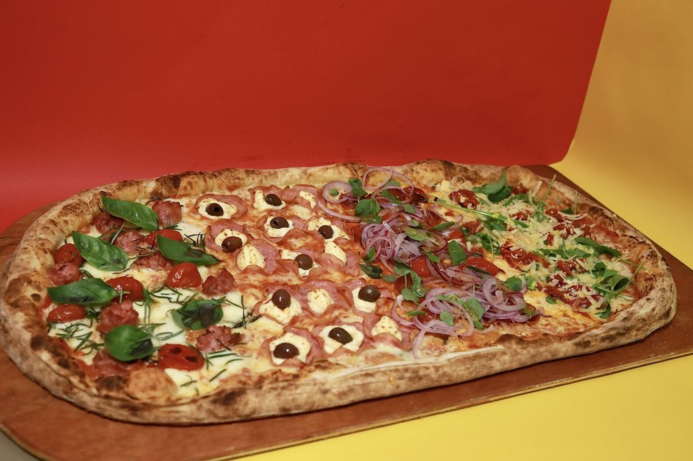 Com pizza de 70 cm e mais de 50 mil unidades vendidas, Pizzaria Pitoresca vira fenômeno em Curitiba