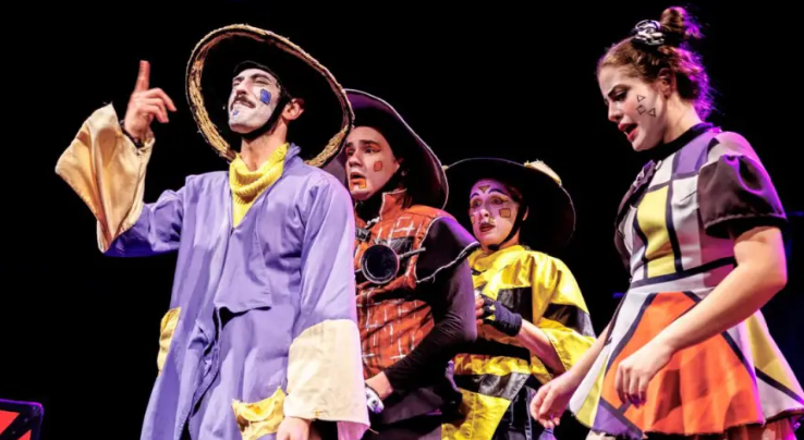 Festival infantil leva crianças da rede pública ao teatro com espetáculos gratuitos em Curitiba