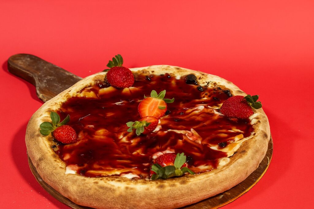 Pizza ou sobremesa? Pizza de Cheesecake de Frutas Vermelhas é novidade em Curitiba (PR)