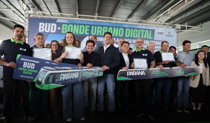 Primeiro na América do Sul: Bonde Urbano Digital começa a operar entre Pinhais e Piraquara