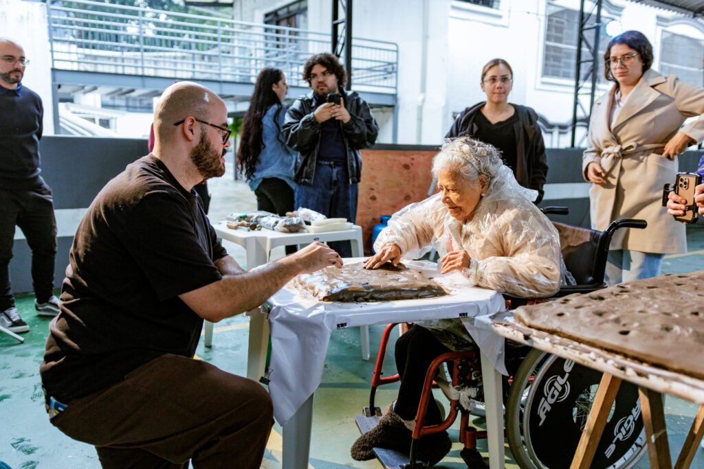 Oficinas no Instituto Paranaense dos Cegos avançam criação do espetáculo “Ópera das Cores”, com estreia prevista para 2027
