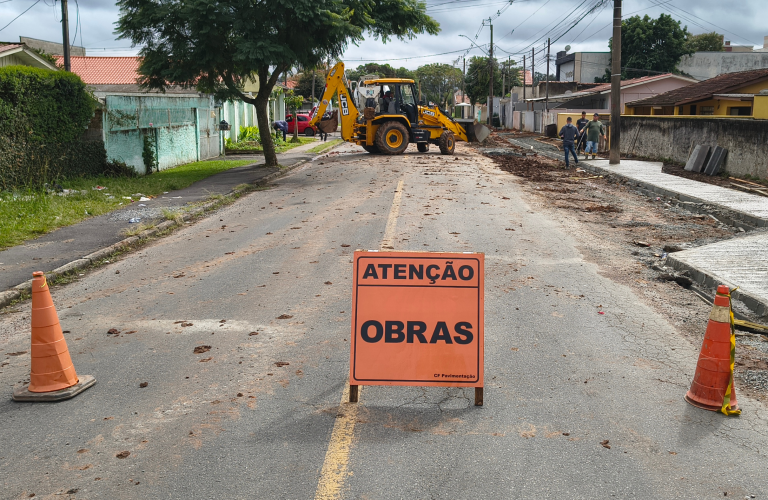 Obras de revitalização de calçadas avançam na Rua Francisco de Paula Lôbo Araújo, no Cidade Jardim