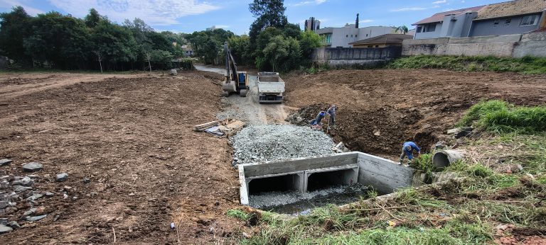 Prevenção de alagamentos é reforçada com primeira fase da canalização do Rio Lava Pés concluída