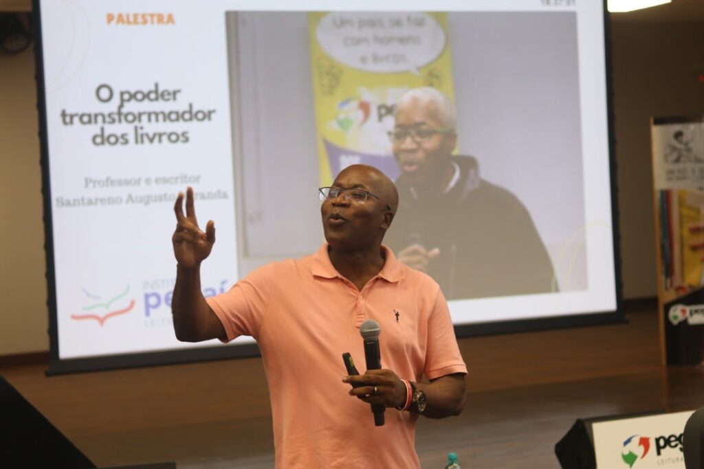 Câmara aprova Cidadania Honorária ao professor Santareno Augusto Miranda